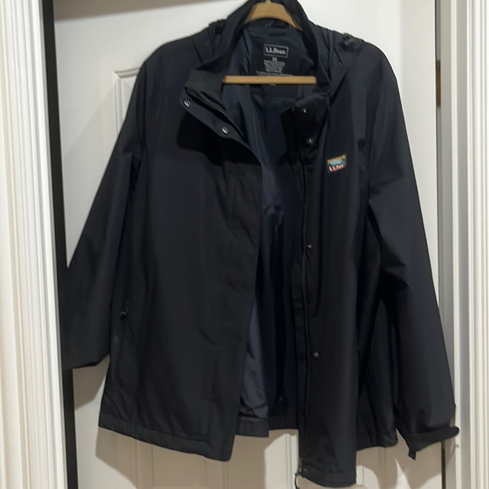 Women’s black LL Bean hooded raincoat. 2XL.